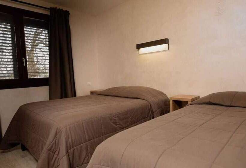 Quarto Estandar, Motel D Ornex