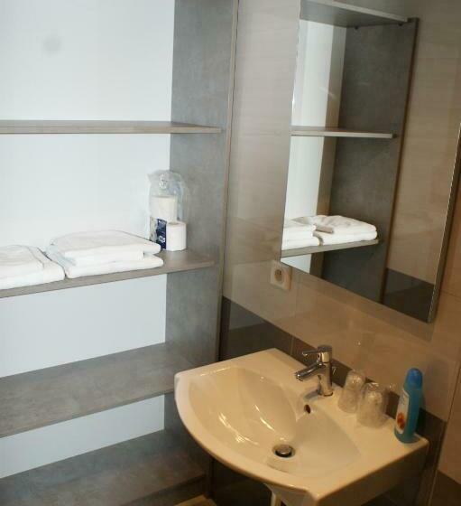 Quarto Estandar, Motel D Ornex