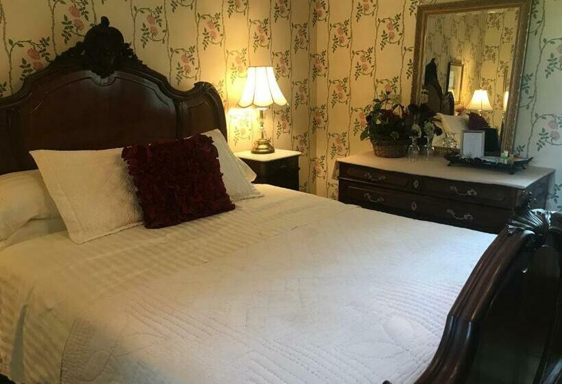 Номер Стандарт с Гидромассажем, The Nauvoo Grand Bed & Breakfast