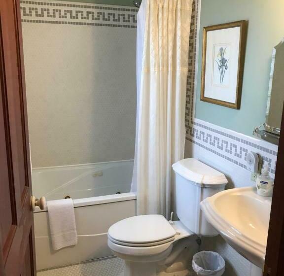 Номер Стандарт с Гидромассажем, The Nauvoo Grand Bed & Breakfast