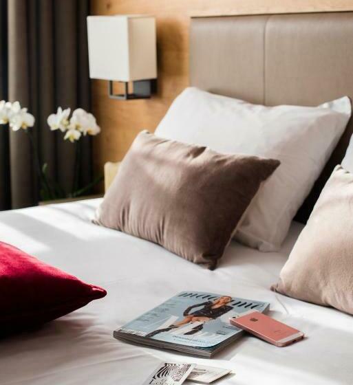 Номер Комфорт, Le Lodge Brit Hotel Strasbourg Zenith