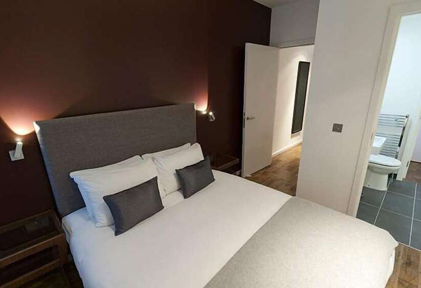 דירת חדר, Destiny Scotland  The Malt House Apartments