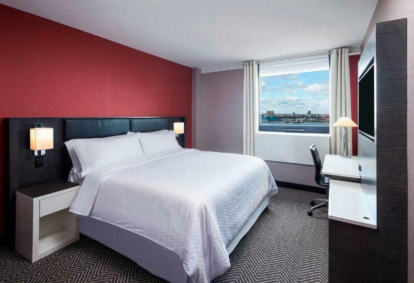 带大床的豪华间, Four Points By Sheraton Manhattan Midtown West
