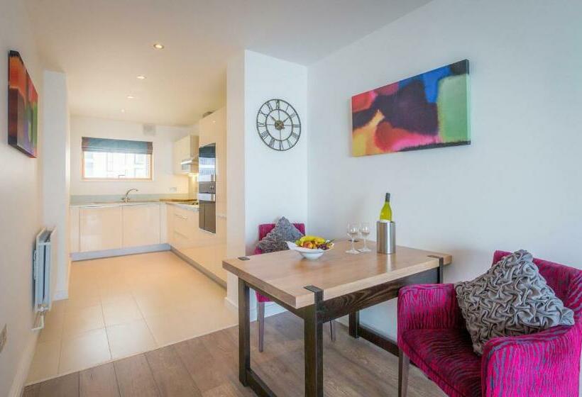 Апартаменты 2 Спальни, Talbot Suites At Stonebridge
