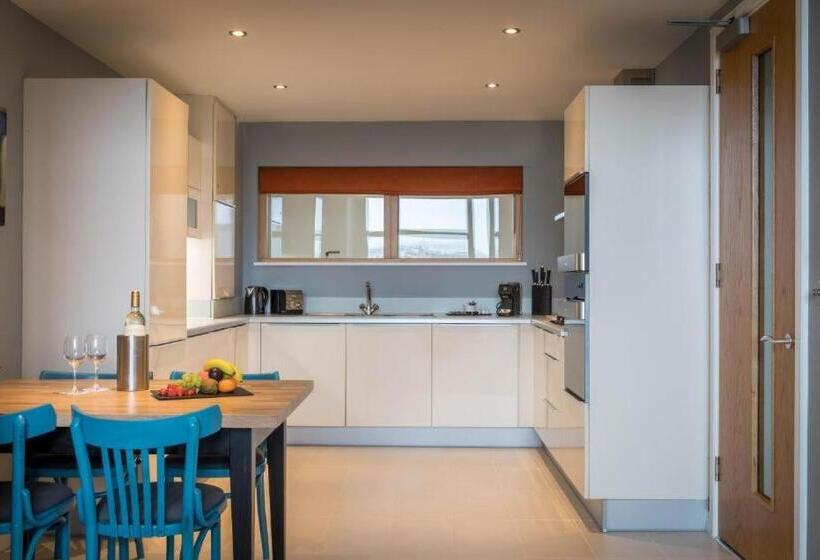 Апартаменты 3 Спальни, Talbot Suites At Stonebridge