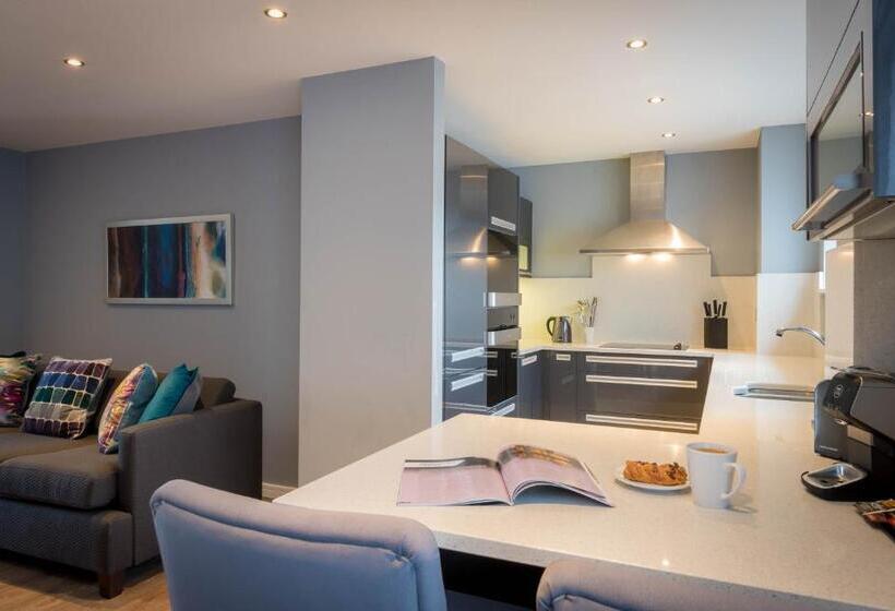Апартаменты Superior 3 Спальни, Talbot Suites At Stonebridge