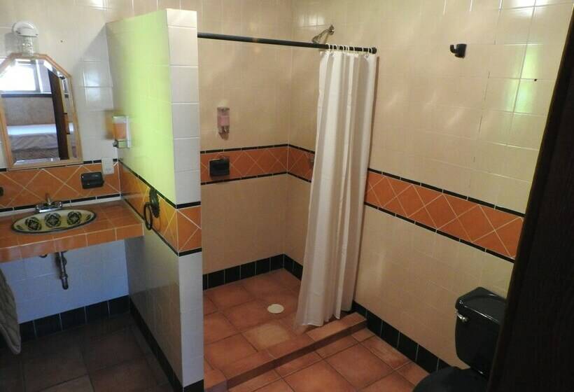מיטה בחדר משותף, Hostal San Jemo León   Hostel