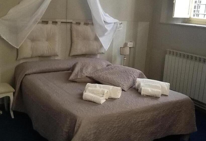اتاق اکونومی, Guest House Santa Giustina Lucca Centro Storico