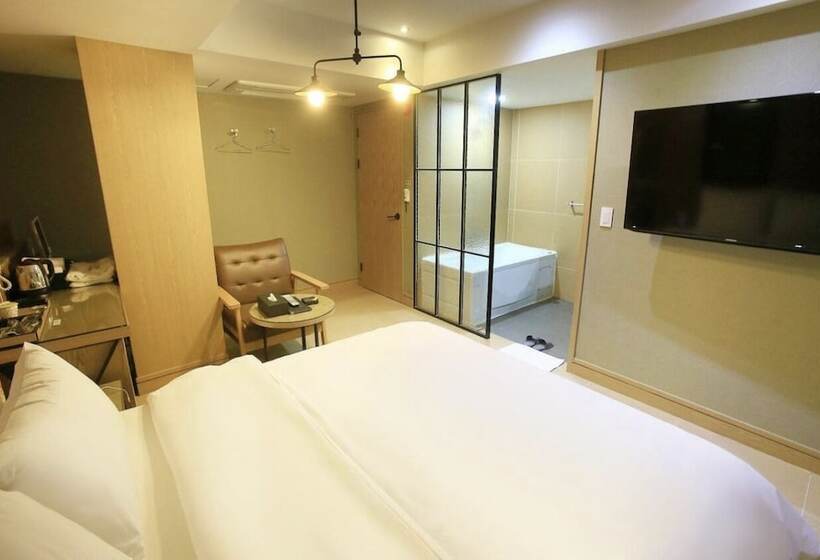 اتاق استاندارد, Myeongjak