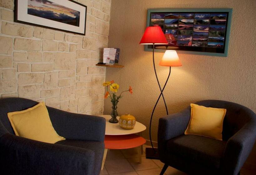 Номер Стандарт с Террасой, La Coustille Chambres Et Table D Hôtes