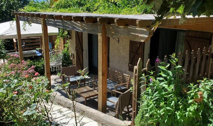 Номер Стандарт, La Coustille Chambres Et Table D Hôtes