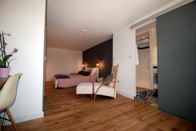 Quarto standart vista jardim, Les Jardins De Galicia