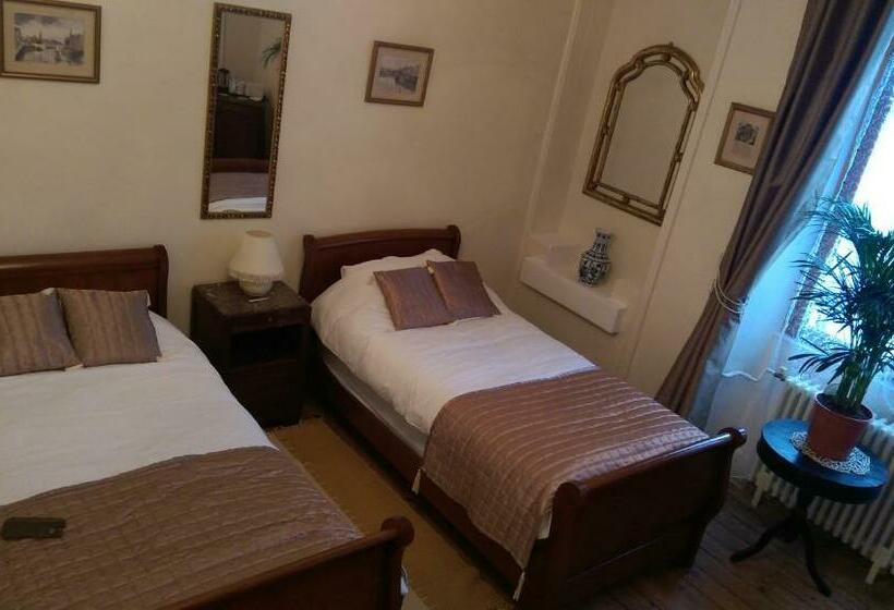 Номер Deluxe, Vingt Grand Rue