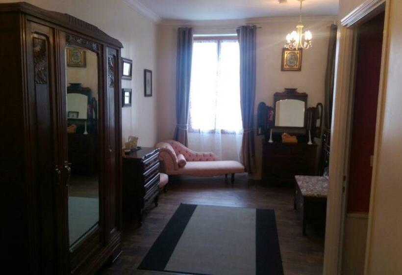 Номер Deluxe, Vingt Grand Rue