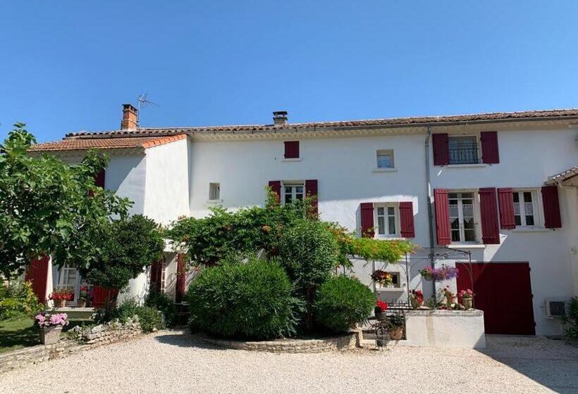 スタンダードトリプルルーム, Chambres D Hôtes Le Colombier