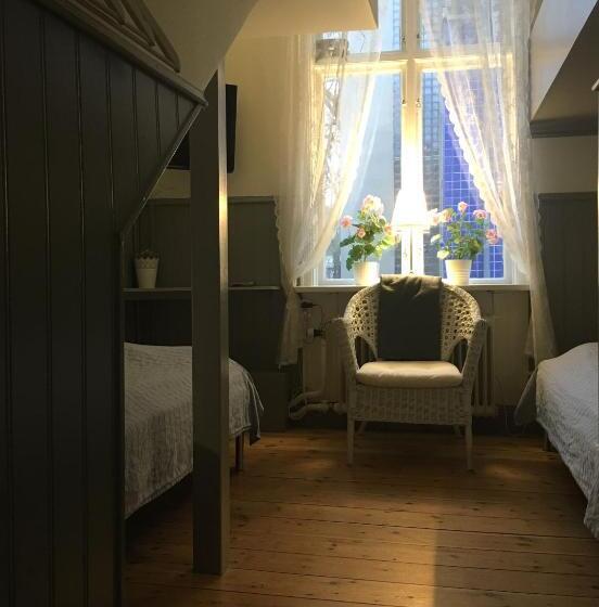 Quarto Triplo Estandar, L Kungsängstorg