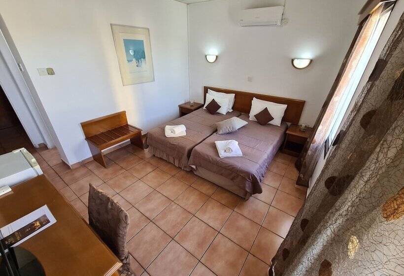 Quarto Estandar, Metropole
