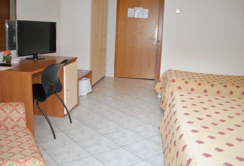 스탠다드 트리플 룸, Albergo La Posta Arezzo