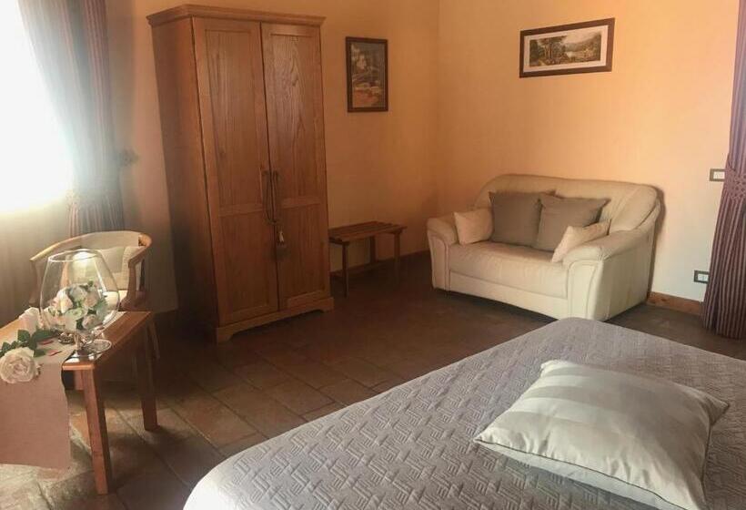 سوییت لوکس, Casale Certosa