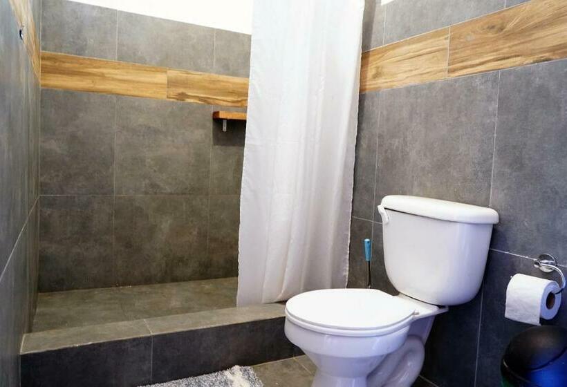 Четырехместный Номер Стандарт, Cabinas Playa Surf Hostel
