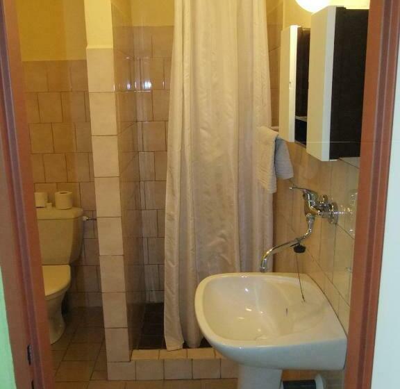 اتاق استاندارد سه نفره, Formule