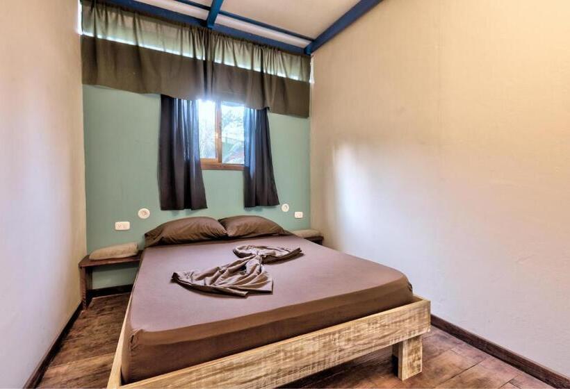 Номер Базовый Совметсный Санузел, Playa 506 Beachfront Hostel