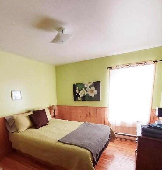 标准间, Auberge Le P Tit Bonheur   Hostel