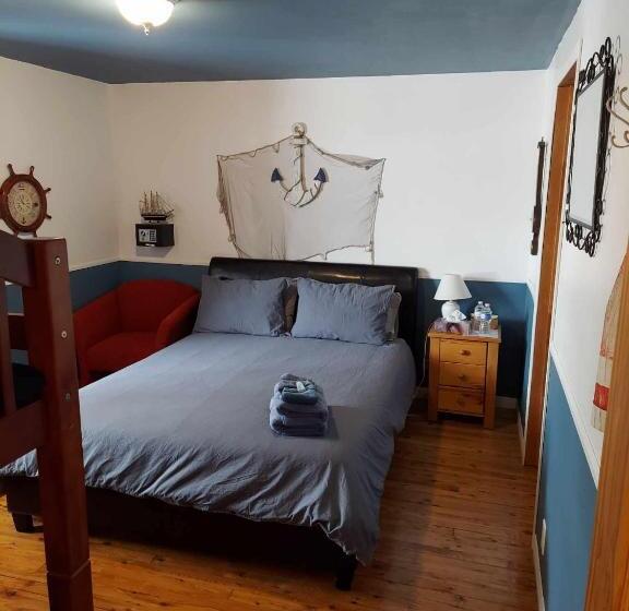 غرفة عائلية, Auberge Le P Tit Bonheur   Hostel