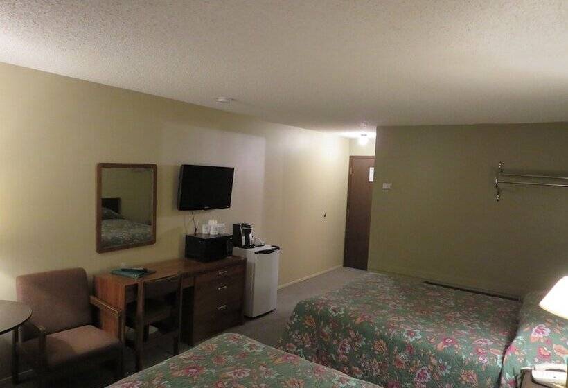 带2个双人床的标准工作室, Capri Motor Inn