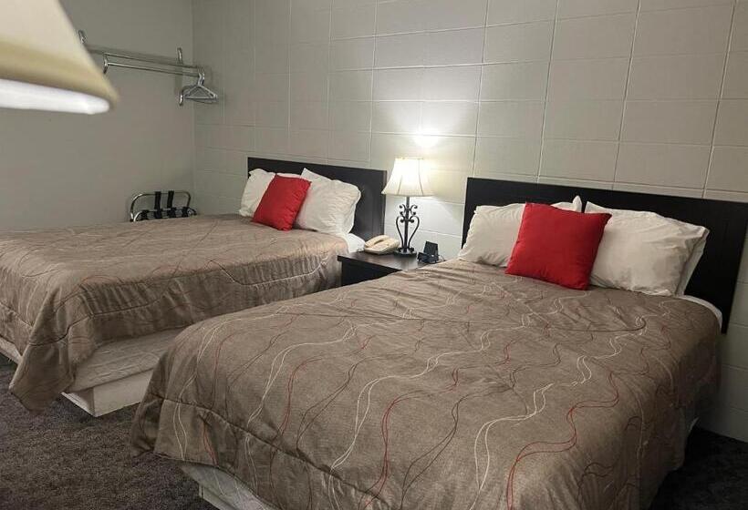 带2个双人床的标准工作室, Capri Motor Inn