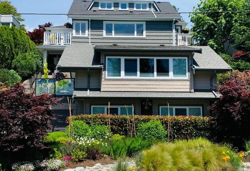 Люкс Deluxe Вид на Море, Crystal S View Bed & Breakfast
