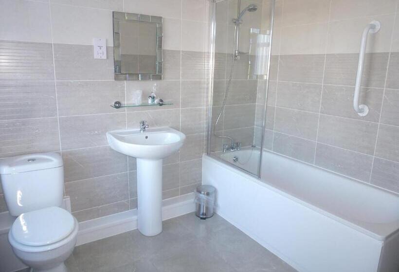 Quarto Triplo Estandar, Orrell Park