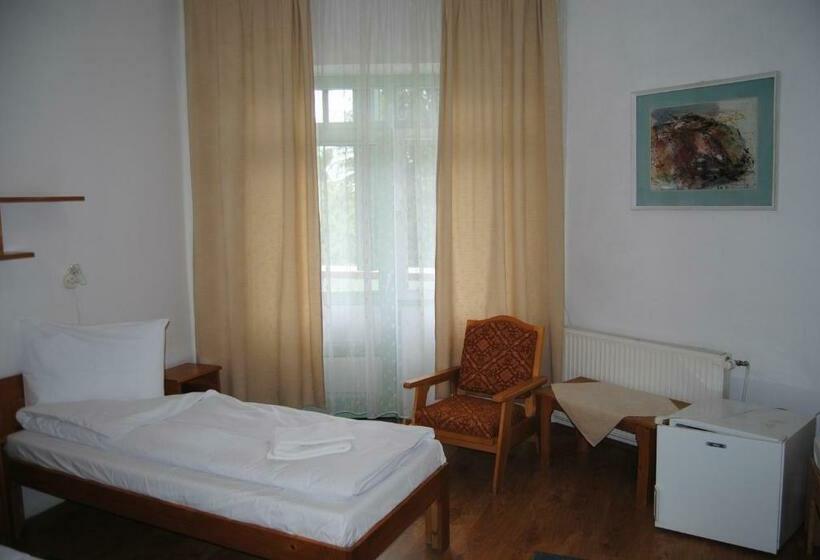 Номер Стандарт с Балконом, Hostel Teleki
