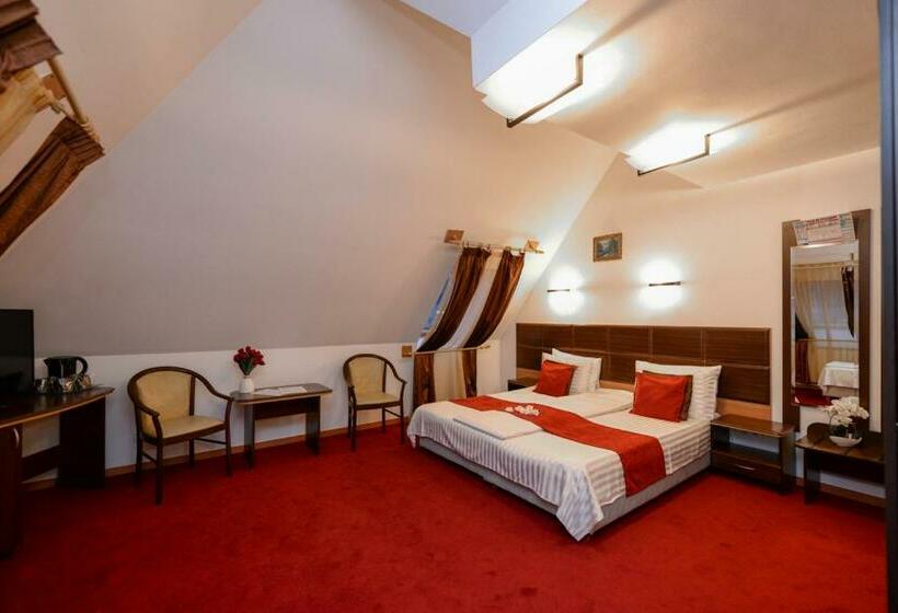 Quarto Triplo Standart, Belvedere