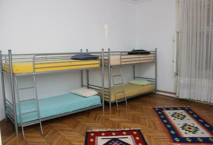 공동 객실, Mosaico Alfetta Hostel
