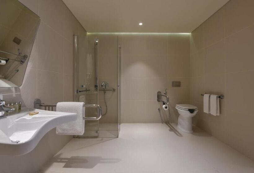 带大床的套房, Voco Doha West Bay Suites, An Ihg