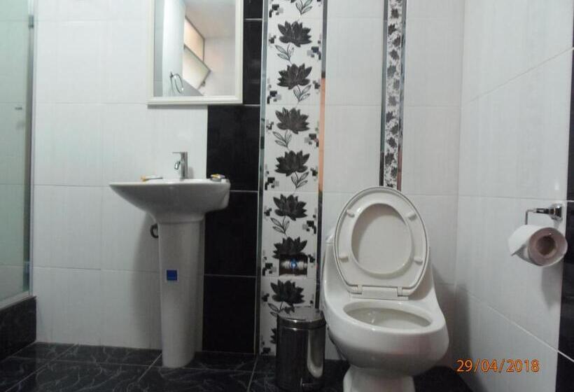 اتاق استاندارد با سرویس بهداشتی مشترک, B&b Cusing Wasi