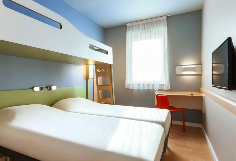 Номер Стандарт Трехместный, Ibis Budget Sens