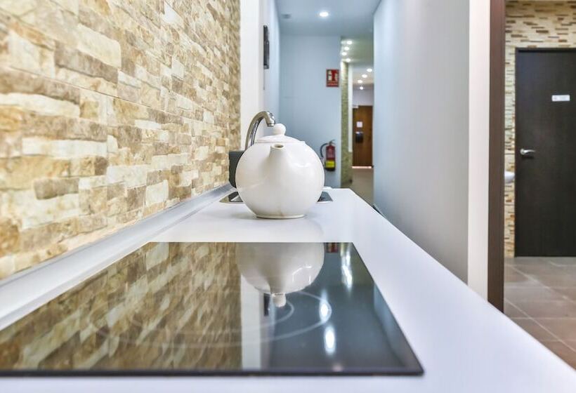 Номер Стандарт Трехместный, Laramond Barcelona Rooms