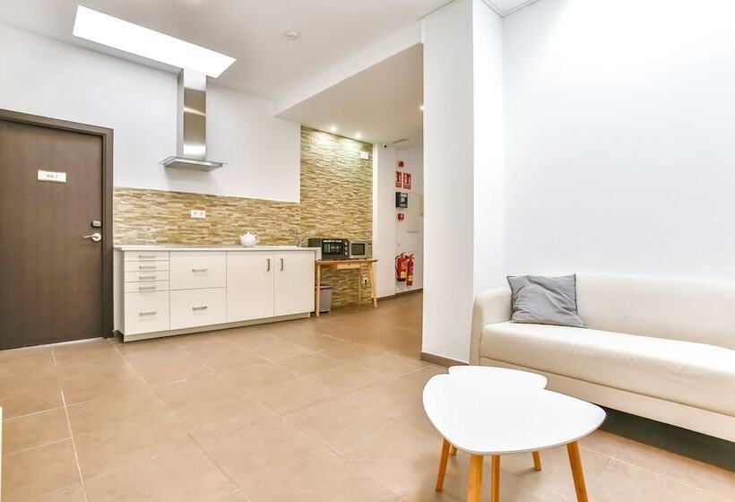 Четырехместный Номер Стандарт, Laramond Barcelona Rooms