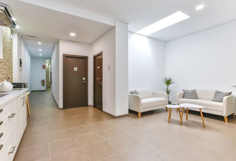 Четырехместный Номер Стандарт, Laramond Barcelona Rooms