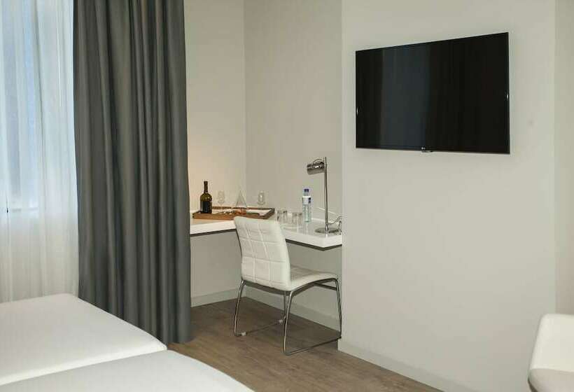 اتاق استاندارد با چشم‌انداز, Star Inn Lisbon Airport