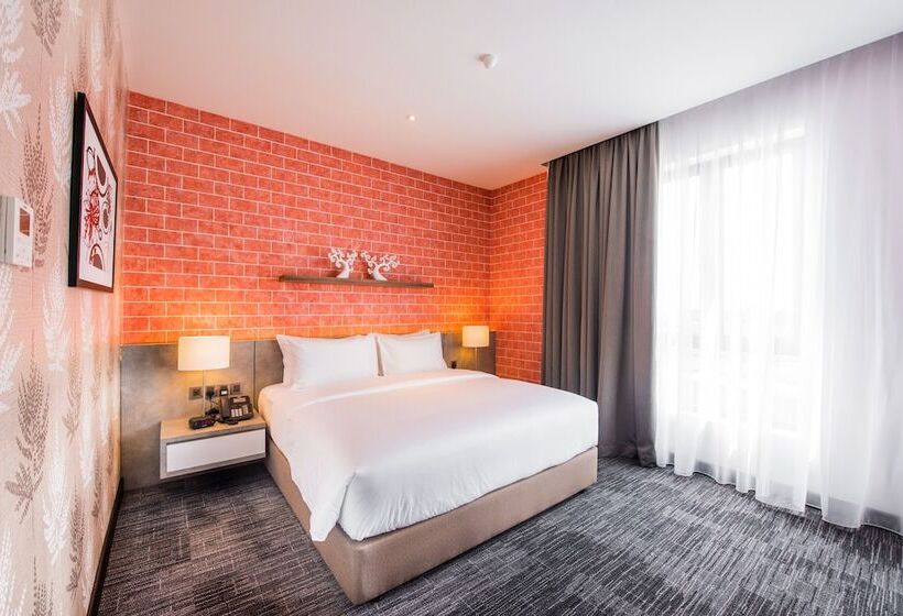 大型套房, The Smith House