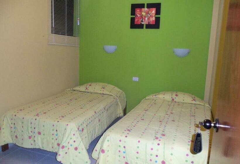 스탠다드 룸, Hostal Boulevard