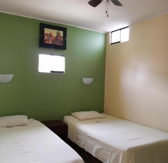 스탠다드 룸, Hostal Boulevard