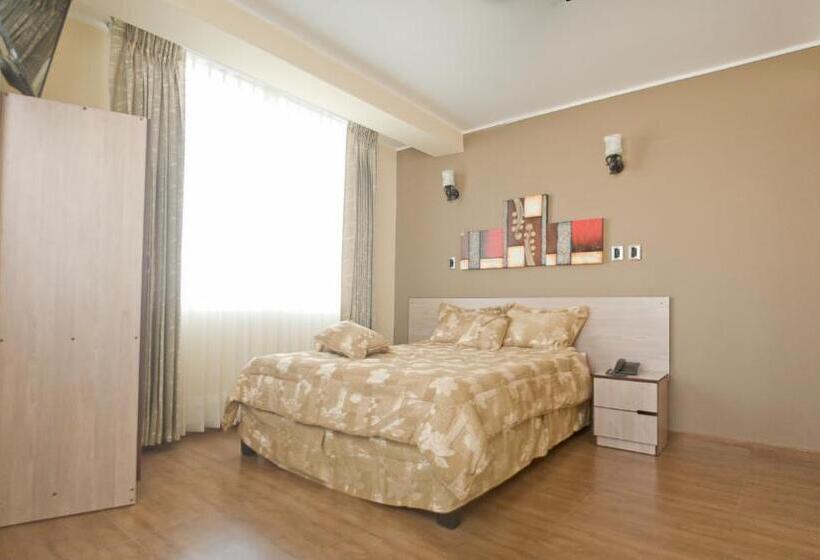 סוויטת ג'וניור, Torresur Tacna