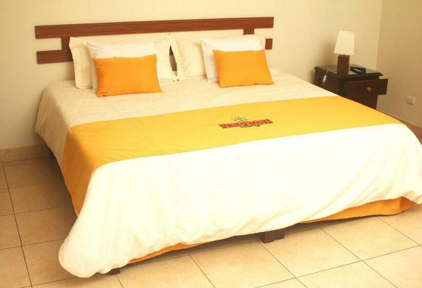 Camera Standard, Lunahuana River Resort