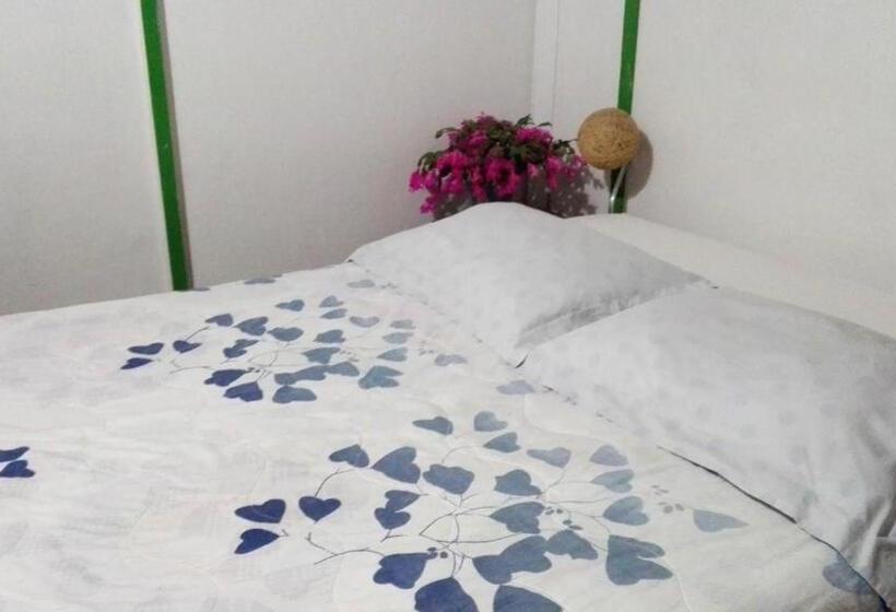 Хижина, Hostal Estrella De Agua
