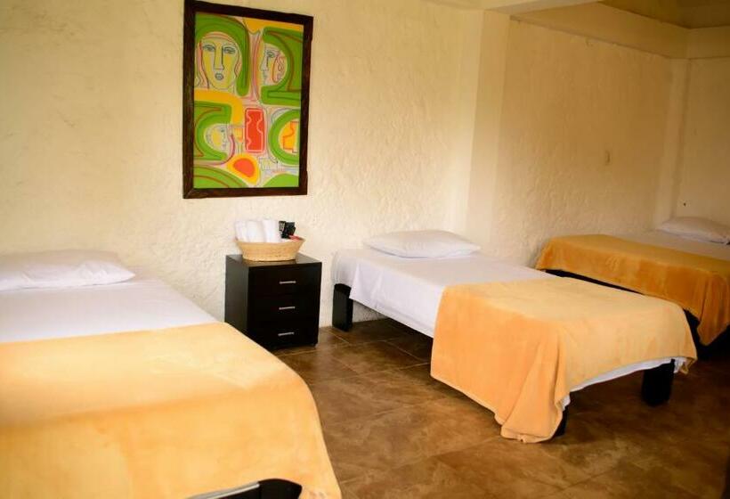 4인용 스탠다드 룸, Finca Hotel Loma Verde