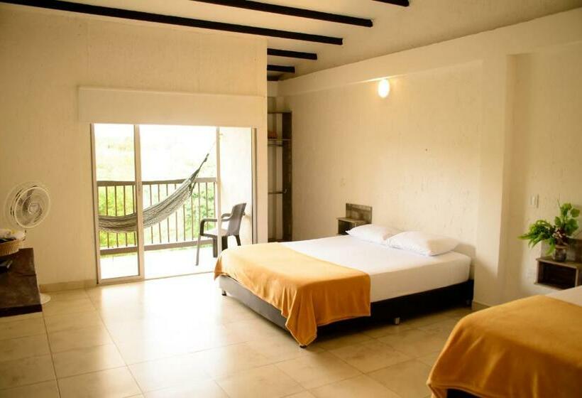 스탠다드 트리플 발코니 룸, Finca Hotel Loma Verde